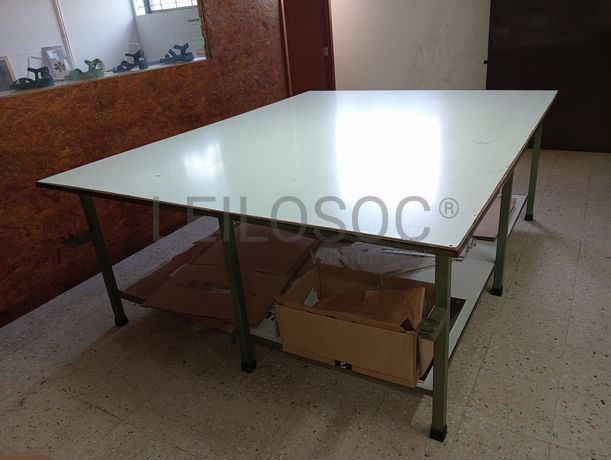 Equipamentos de Escritório · Mobiliário