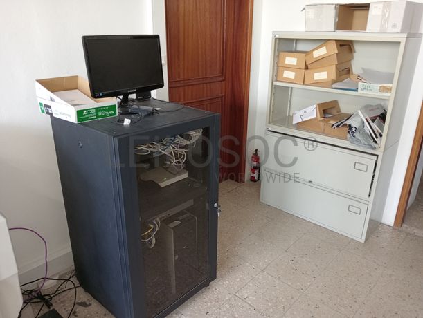 Equipamentos de Escritório · Mobiliário