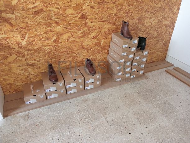 Equipamentos de Escritório · Mobiliário