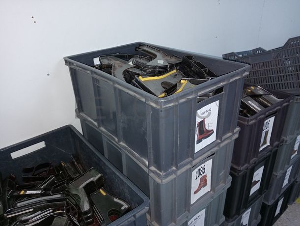 Equipamentos de Escritório · Mobiliário