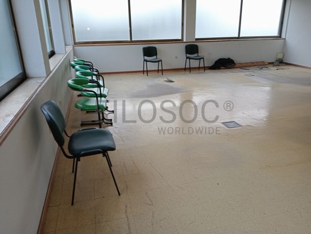 Equipamentos de Escritório · Mobiliário