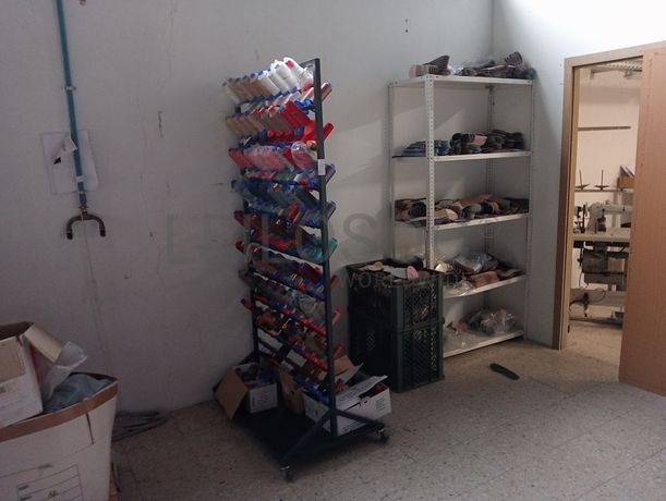 Equipamentos de Escritório · Mobiliário