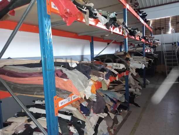 Estantes industriais · Stock