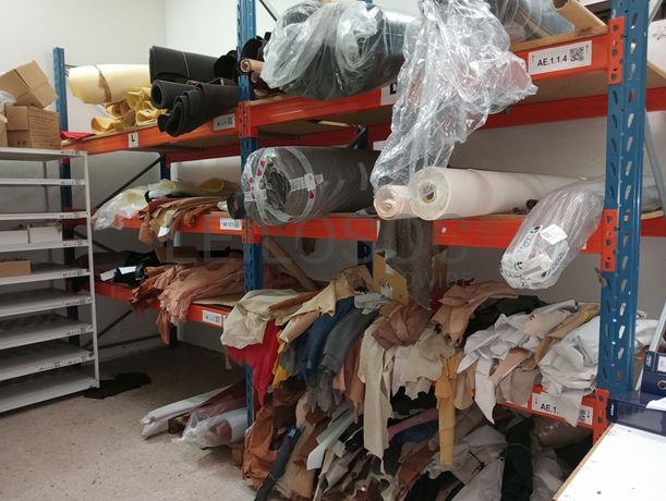 Estantes industriais · Stock