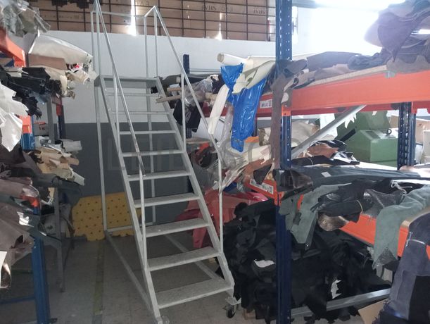 Estantes industriais · Stock