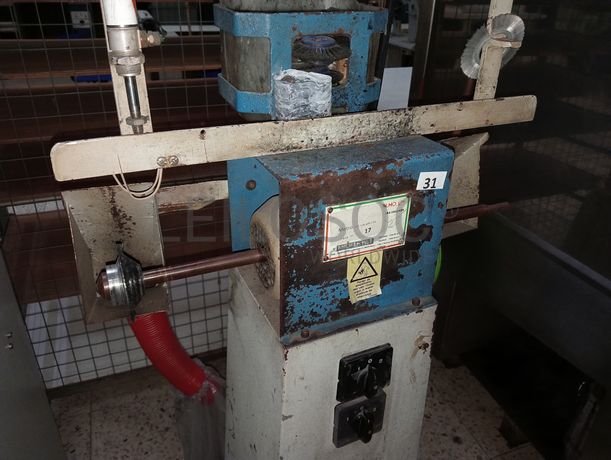 Máquina de Tirar Cola