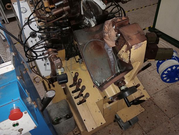 Máquina de Centrar Bicos