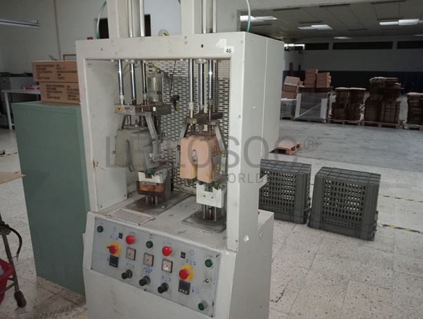 Máquina de Moldar Contrafortes