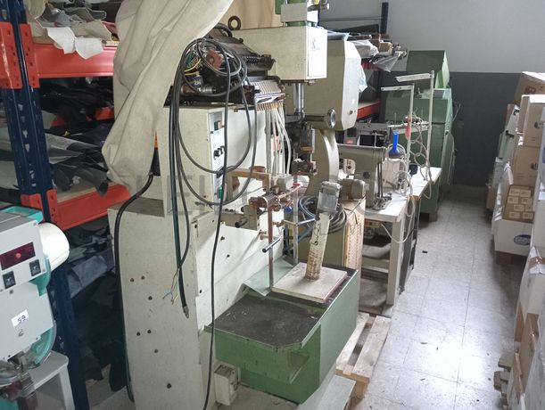 Máquina de Pregar Saltos