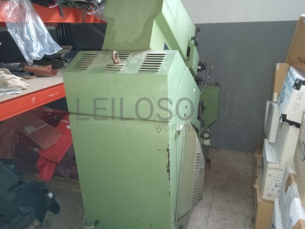 Máquina de Centrar Bicos