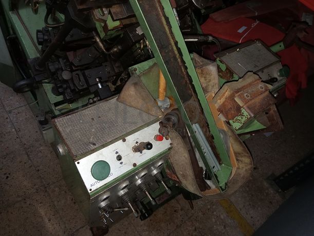 Máquina de Centrar Bicos