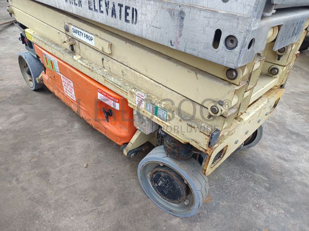 Plataforma Elevatória JLG ·Ano 2014