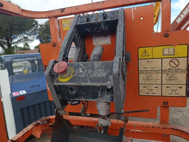 Plataforma Elevatória JLG ·Ano 2014