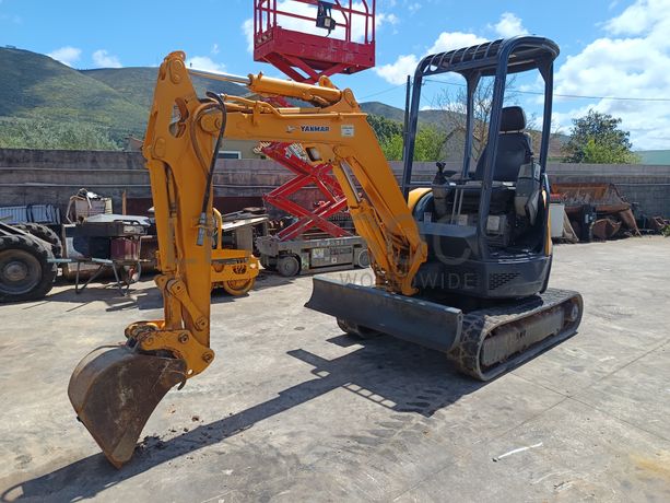 Mini Giratória Yanmar · Ano 2013