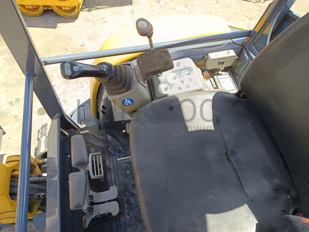 Mini Giratória Yanmar · Ano 2013