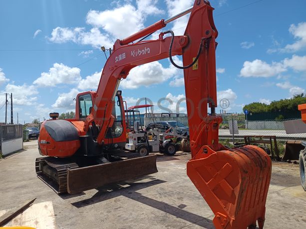 Mini Giratória Kubota · Ano 2000