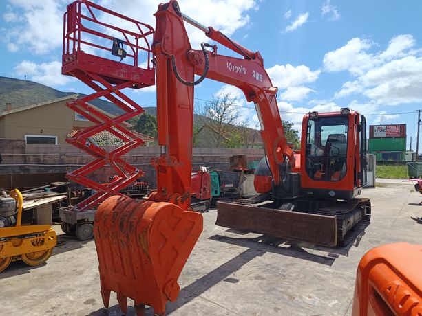 Mini Giratória Kubota · Ano 2000