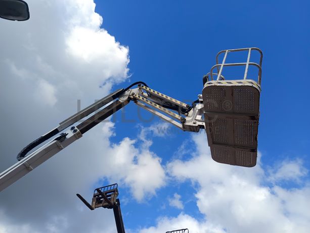 Plataforma Elevatória Haulotte · Ano 2000