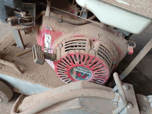 Máquina de cortar estrada