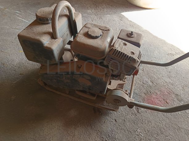 Placa de bater alcatrão Bomag · 2011