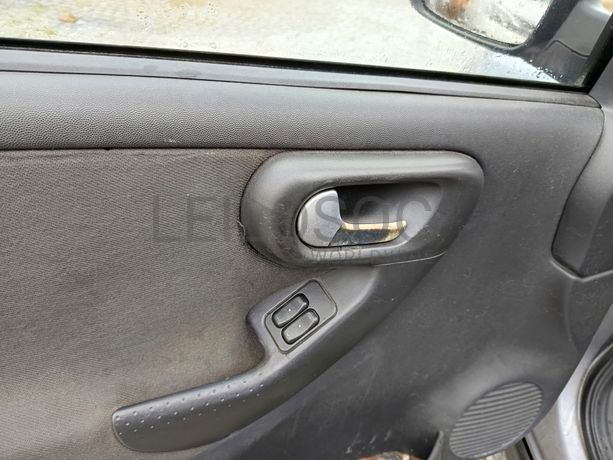 Opel Corsa · Ano 2003