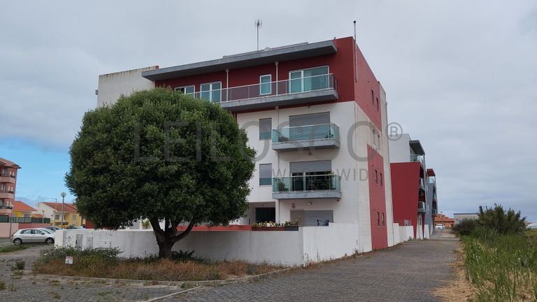 Apartamento T3 · Atouguia da Baleia, Peniche
