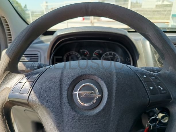 Opel Combo · Ano 2017