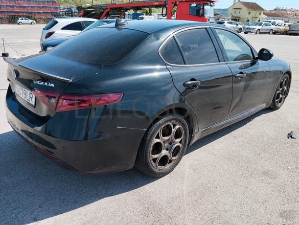 Alfa Romeu Giulia · Ano 2017