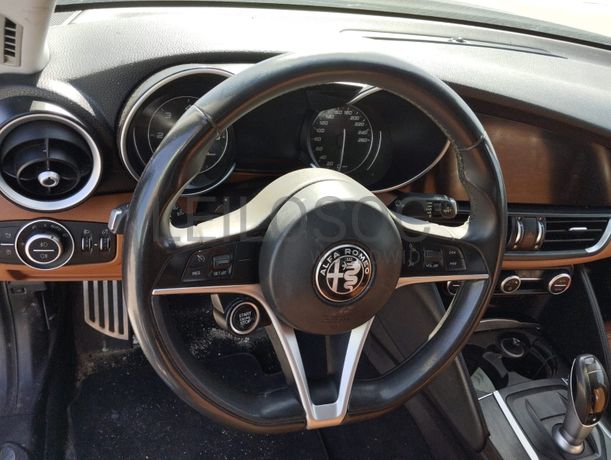 Alfa Romeu Giulia · Ano 2017