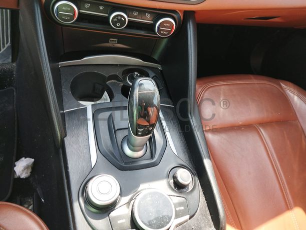 Alfa Romeu Giulia · Ano 2017