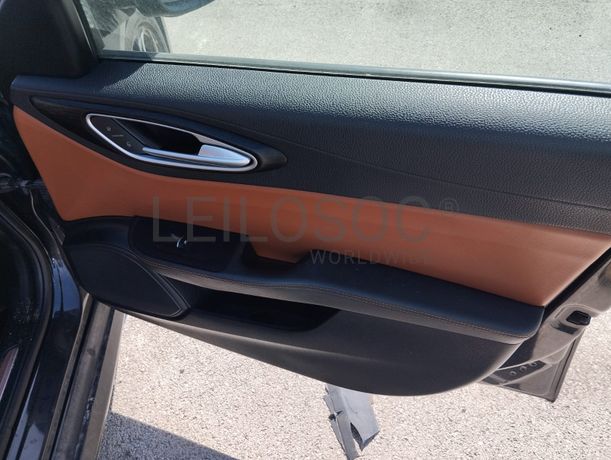 Alfa Romeu Giulia · Ano 2017