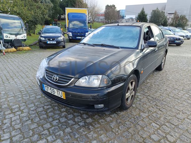 Toyota Avensis 2.0D · Ano 2002