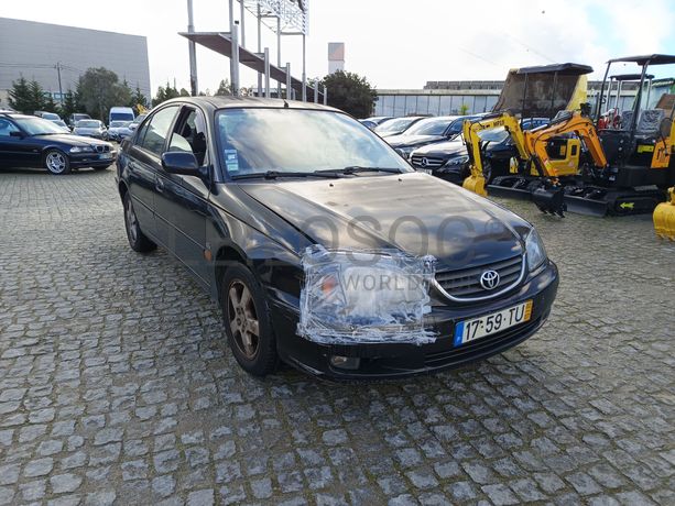 Toyota Avensis 2.0D · Ano 2002