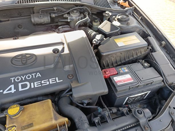 Toyota Avensis 2.0D · Ano 2002