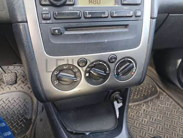 Toyota Avensis 2.0D · Ano 2002