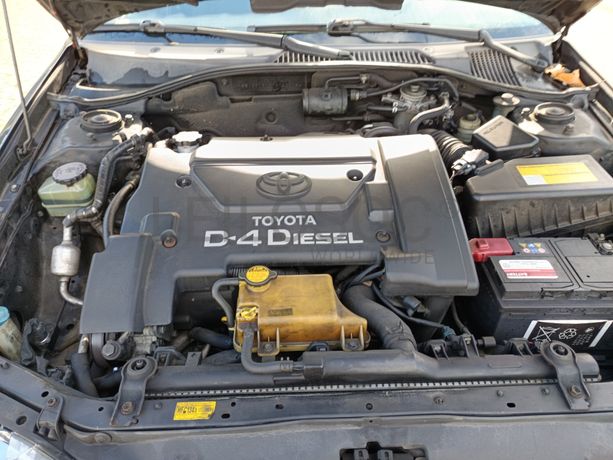 Toyota Avensis 2.0D · Ano 2002