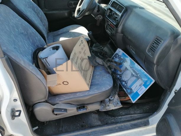 Mitsubishi L200 · Ano 2001