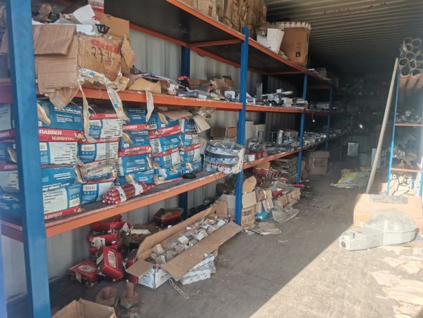 Material de canalização e equipamentos variados