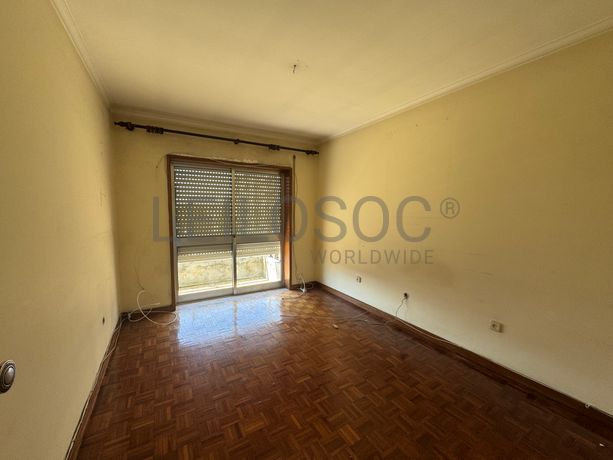 Apartamento T2 + Garagem · Maia