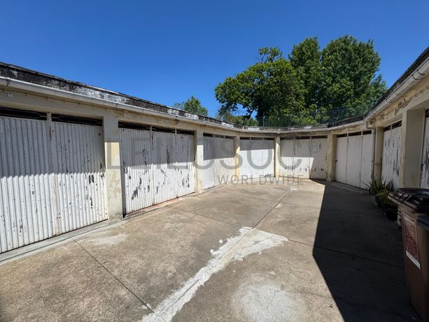 Apartamento T2 + Garagem · Maia