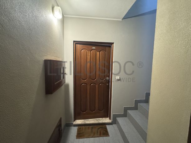 Apartamento T2 + Garagem · Maia