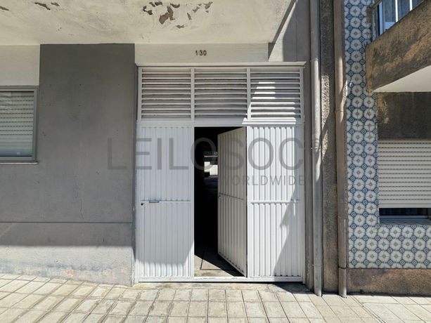 Apartamento T2 + Garagem · Maia