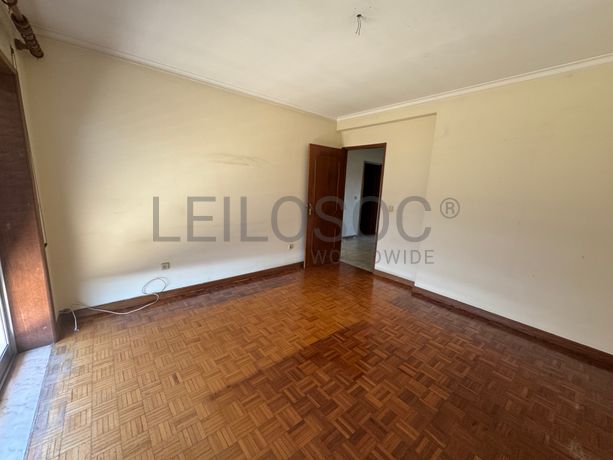 Apartamento T2 + Garagem · Maia