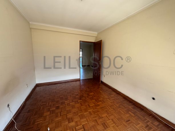 Apartamento T2 + Garagem · Maia