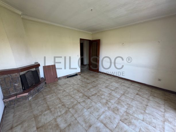 Apartamento T2 + Garagem · Maia