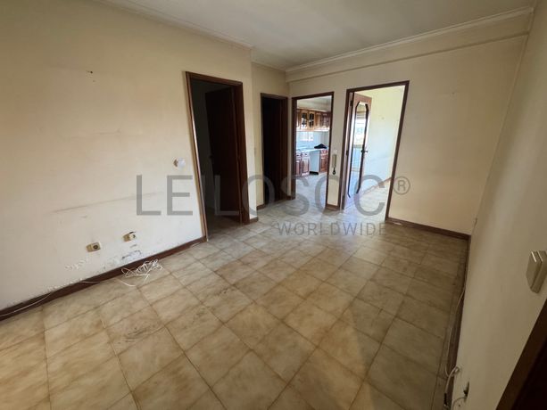 Apartamento T2 + Garagem · Maia