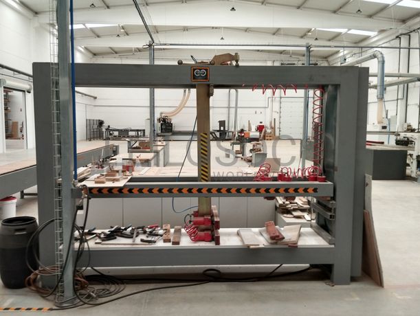 Equipamentos para Fabrico de Mobiliário e Artigos de Decoração