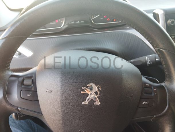 Peugeot 2008 · Ano 2014
