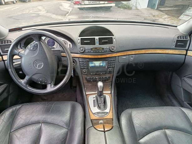 Mercedes-Benz E 320 CDi · Ano 2003