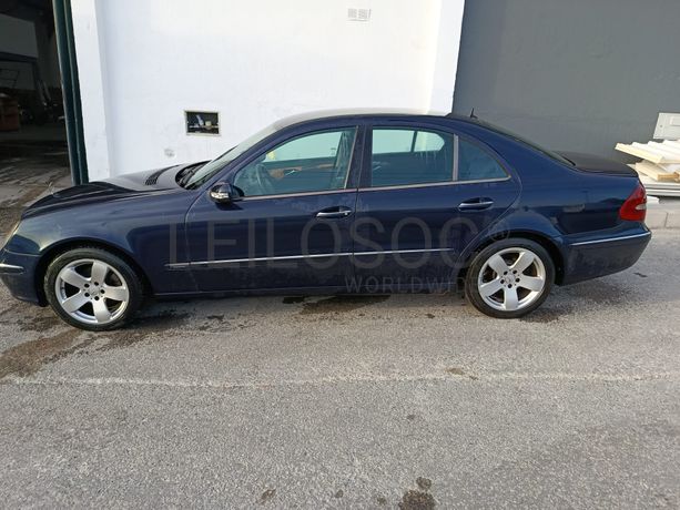 Mercedes-Benz E 220 CDi · Ano 2003